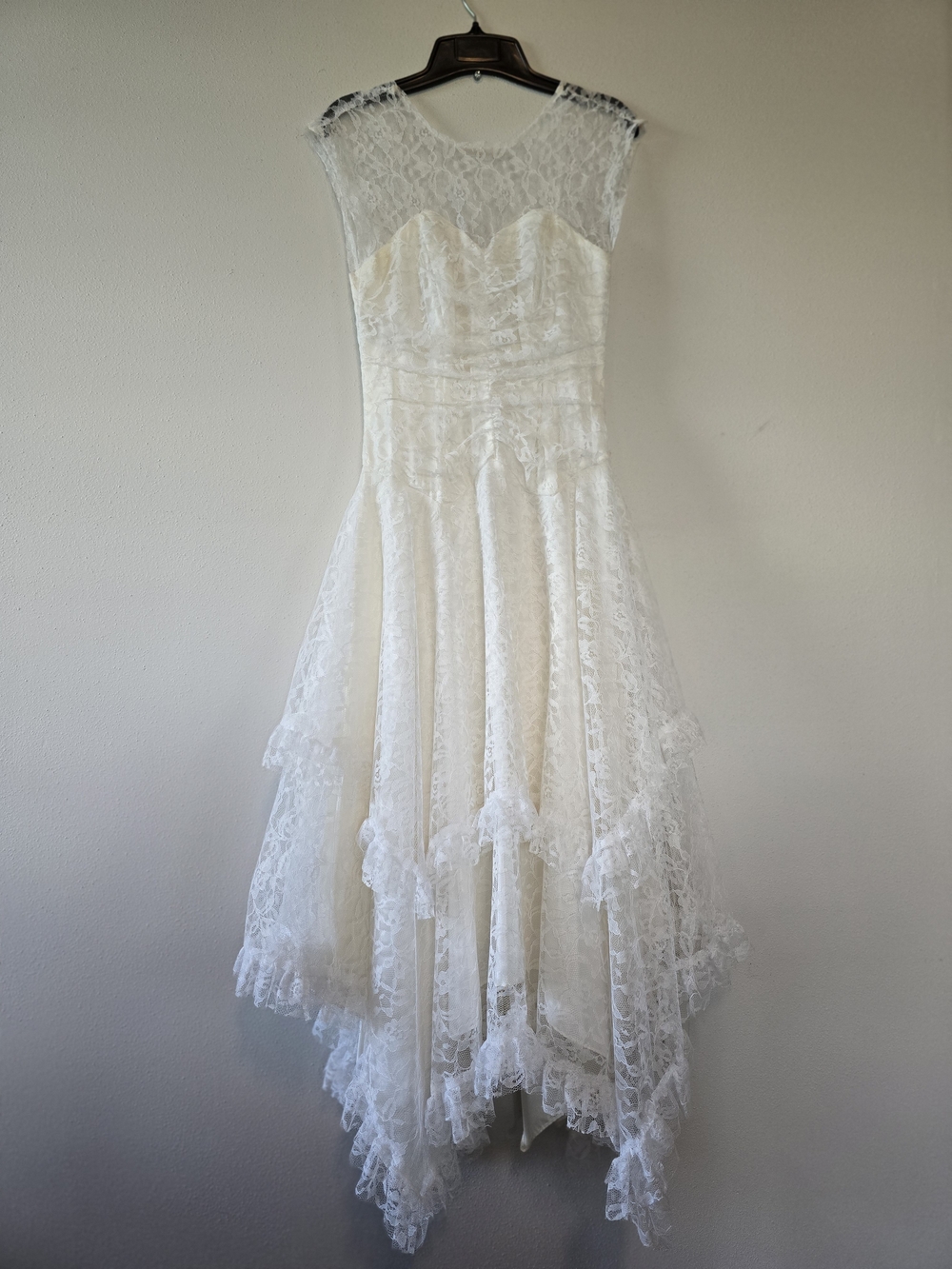 Vintage Off-White Lace Prom Dress